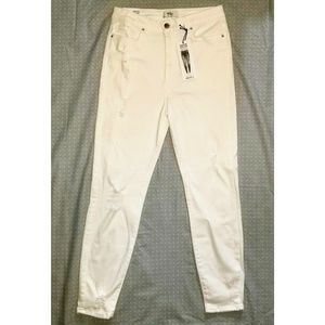 *Last Chance* High Rise Skinny Distressed Jeans 29